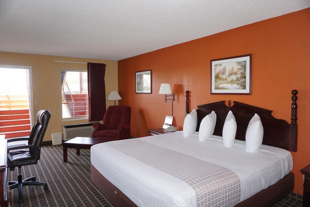 Star Plus Inn & Suites Selmer Dış mekan fotoğraf