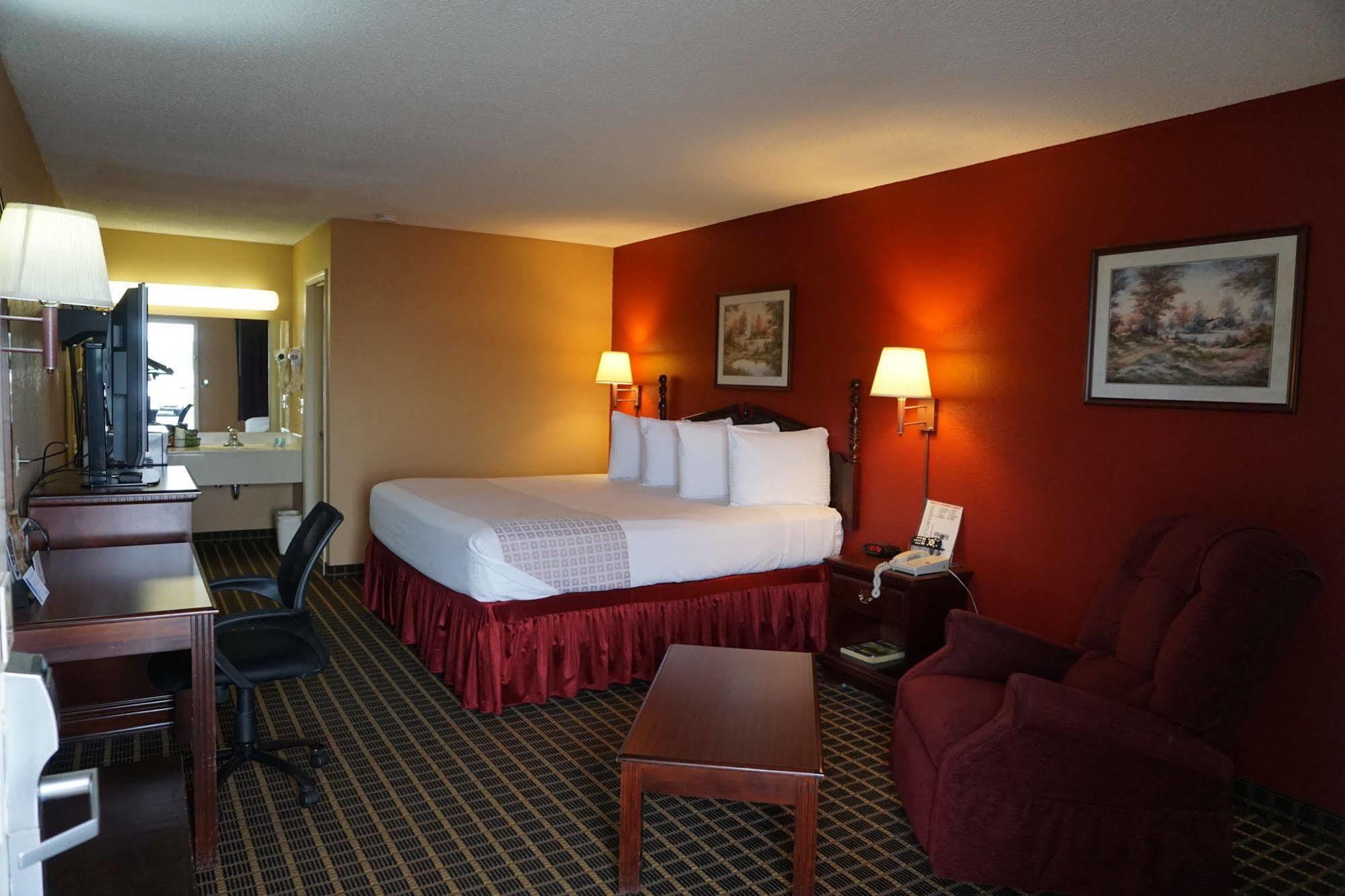 Star Plus Inn & Suites Selmer Dış mekan fotoğraf