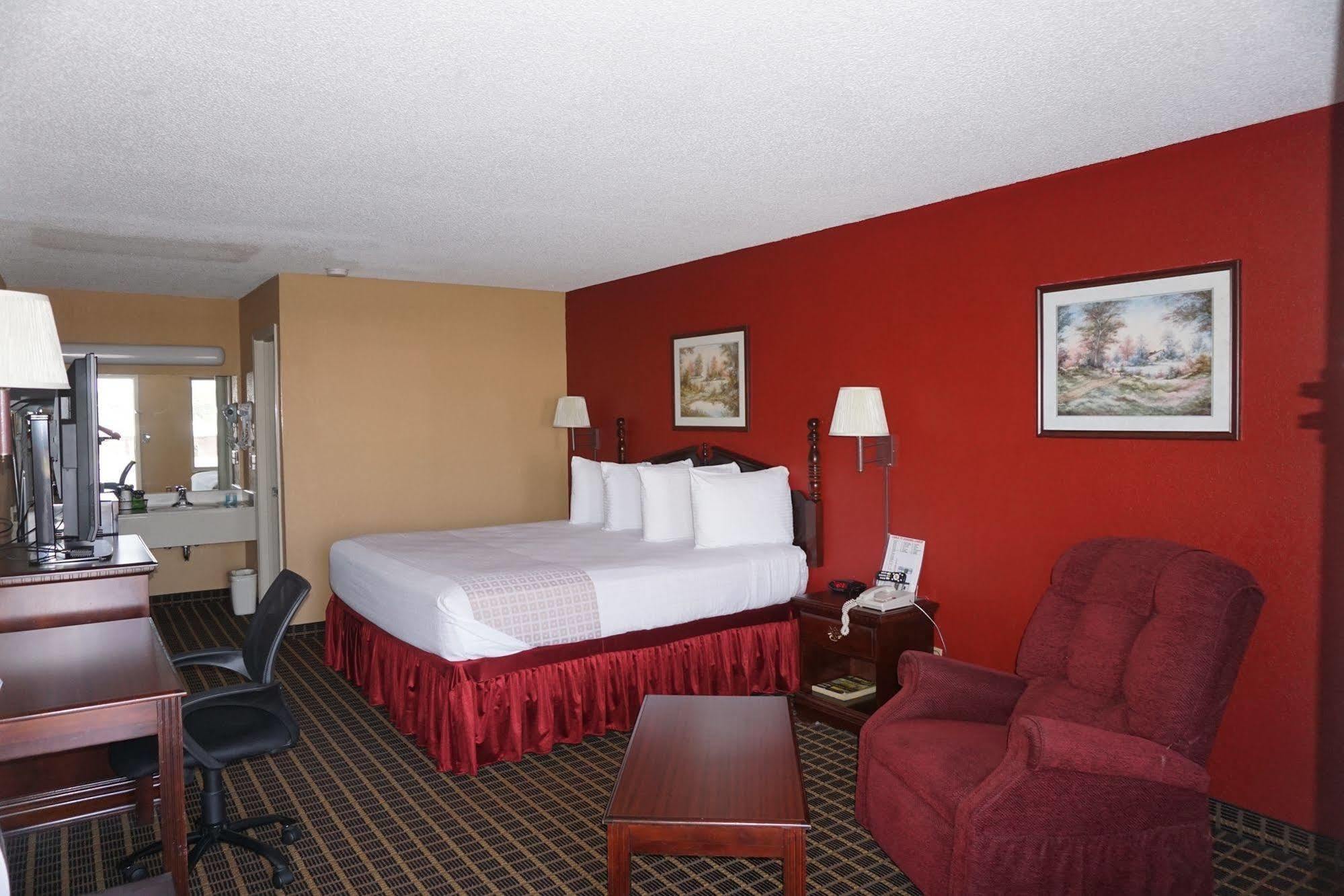 Star Plus Inn & Suites Selmer Dış mekan fotoğraf